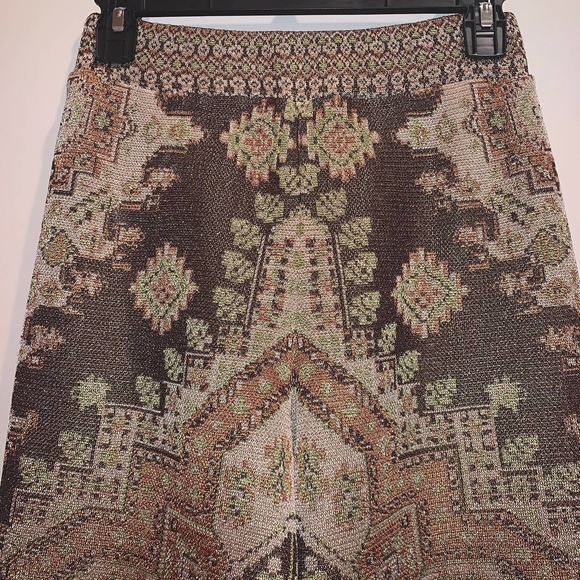 Zara High-Waisted Wide-Leg Metallic Jacquard Culottes - Picture 5 of 8